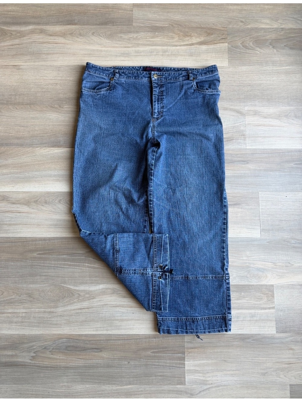Vintage Y2K Tribal Denim Capri Jeans Womens